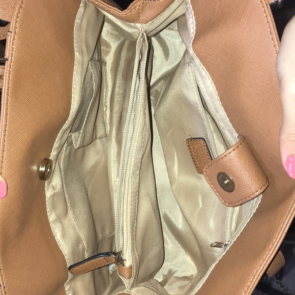 Light brown purse - Picture 3 of 4